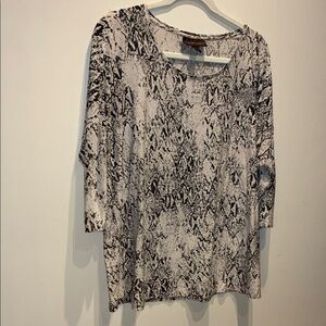 Dana Buchman Black and White Patterned Long Sleeve Top